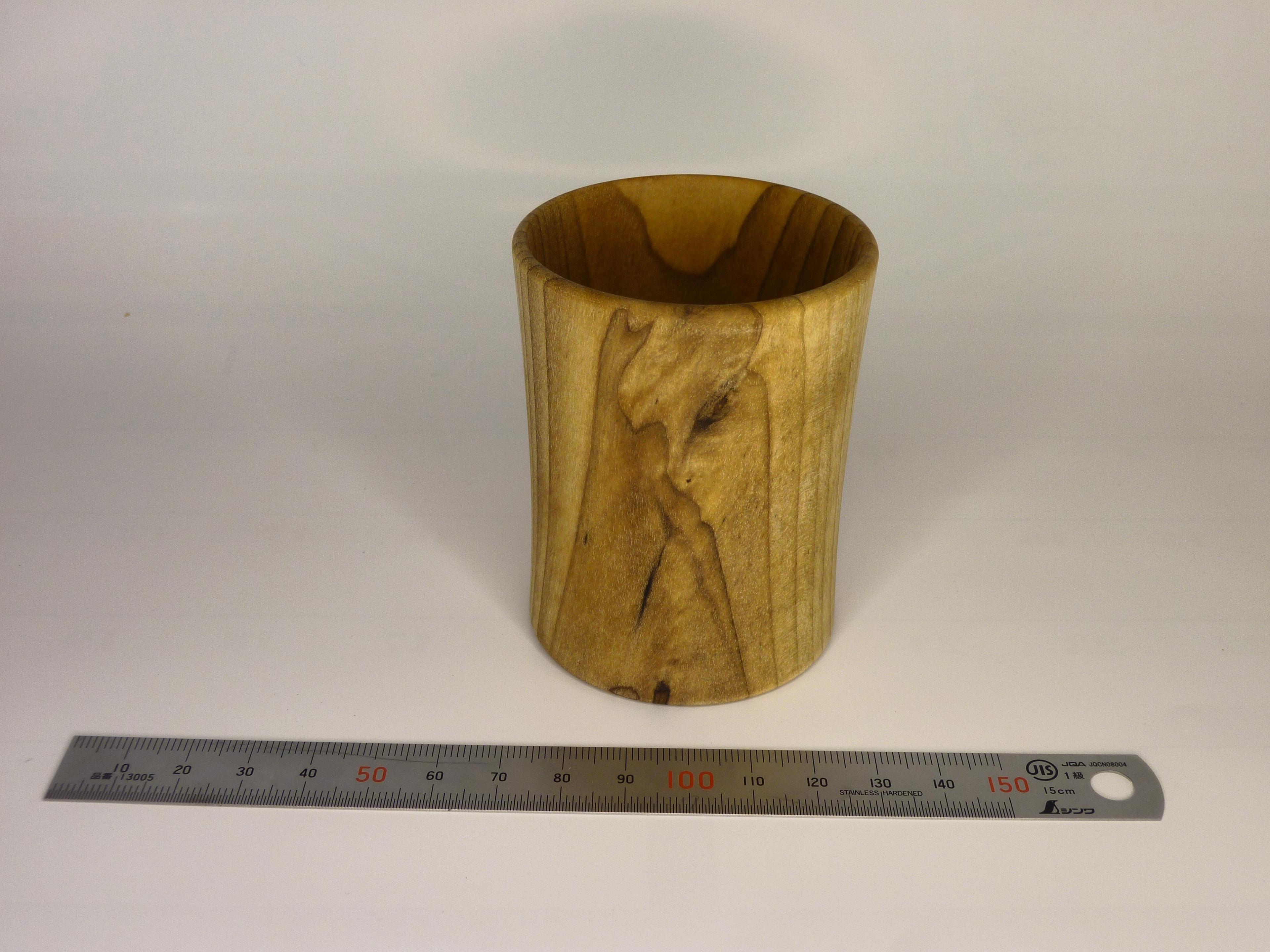 木製食器（燻製の香りが漂う器）ホオの木　ぐい吞み 木の器 002